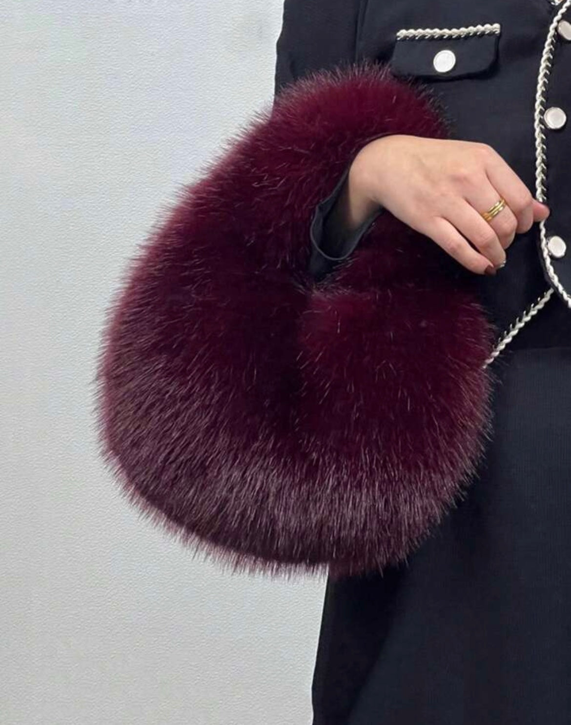 BURGUNDY FAUX FUR HANDBAG (SHEIN)