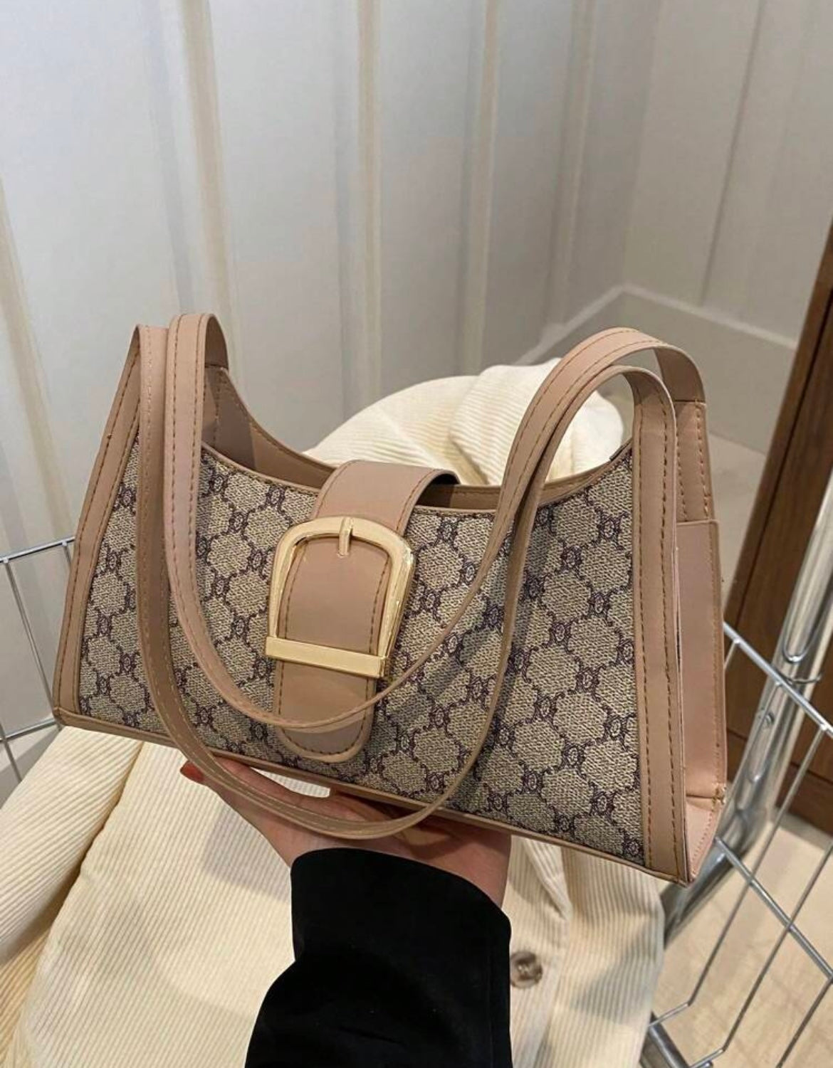 SIGNATURE BUCKLE SHOULDER BAG (SHEIN)